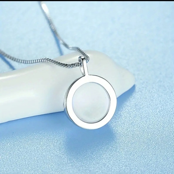 Gorgeous 925 Silver Plated Moonstone Antler Pendant Necklace. - Picture 6 of 7